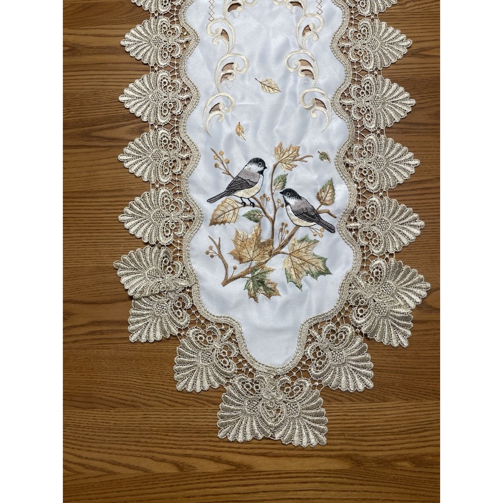 Chickadee And Lace Border Table Runner From Bed Bath And Beyond - Preowned